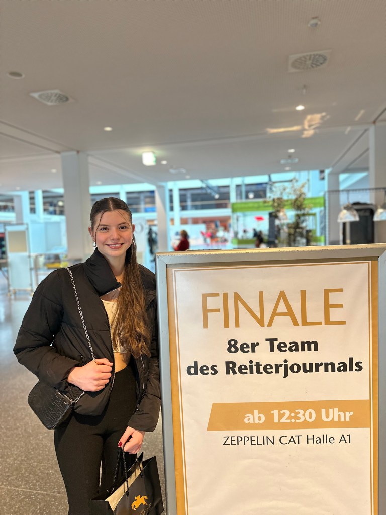 Unsere Trainerin Lea-Sophie bei 8er-Team-Finale auf der Messe Pferd Bodensee in Friedrichshafen.
